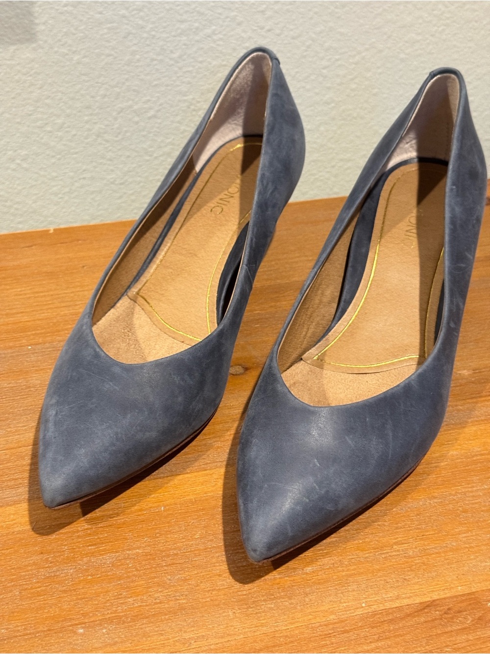 Vionic Josie Kitten Heels Women’s 9 Blue Shoes